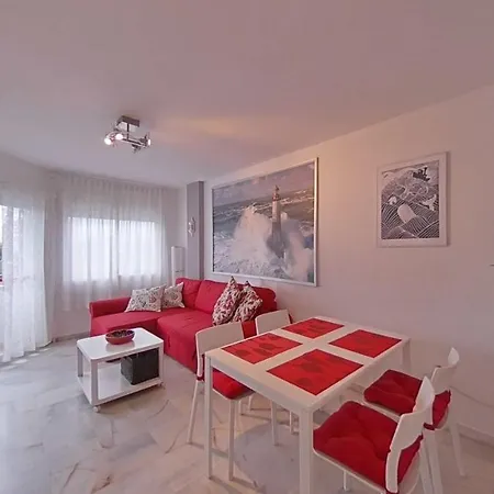 Tranquilo , Soleado Cerca De La Playa