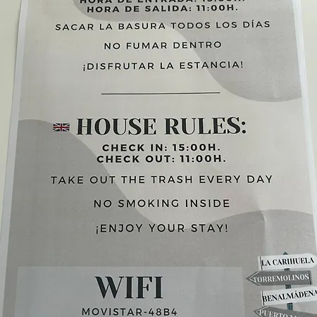 Tranquilo , Soleado Cerca De La Playa Торремолинос