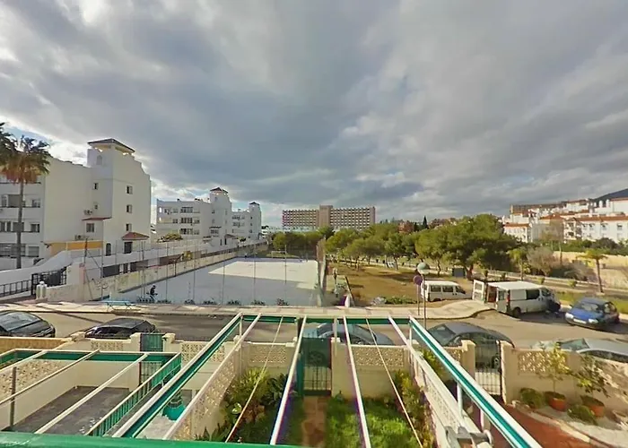 Tranquilo , Soleado Cerca De La Playa * Торремолинос