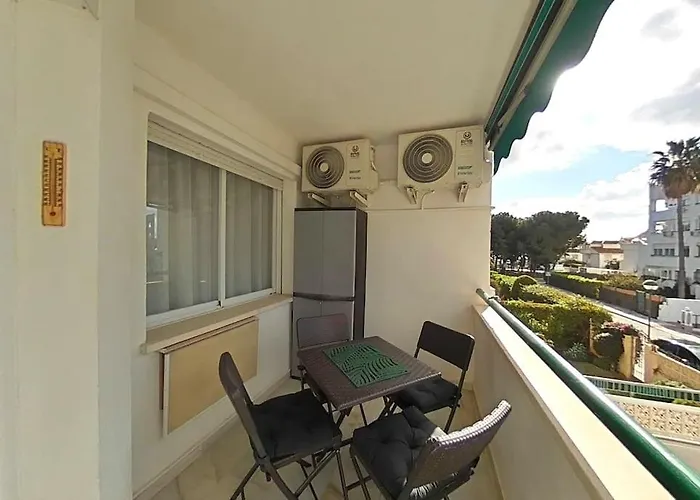 Tranquilo , Soleado Cerca De La Playa * Торремолинос